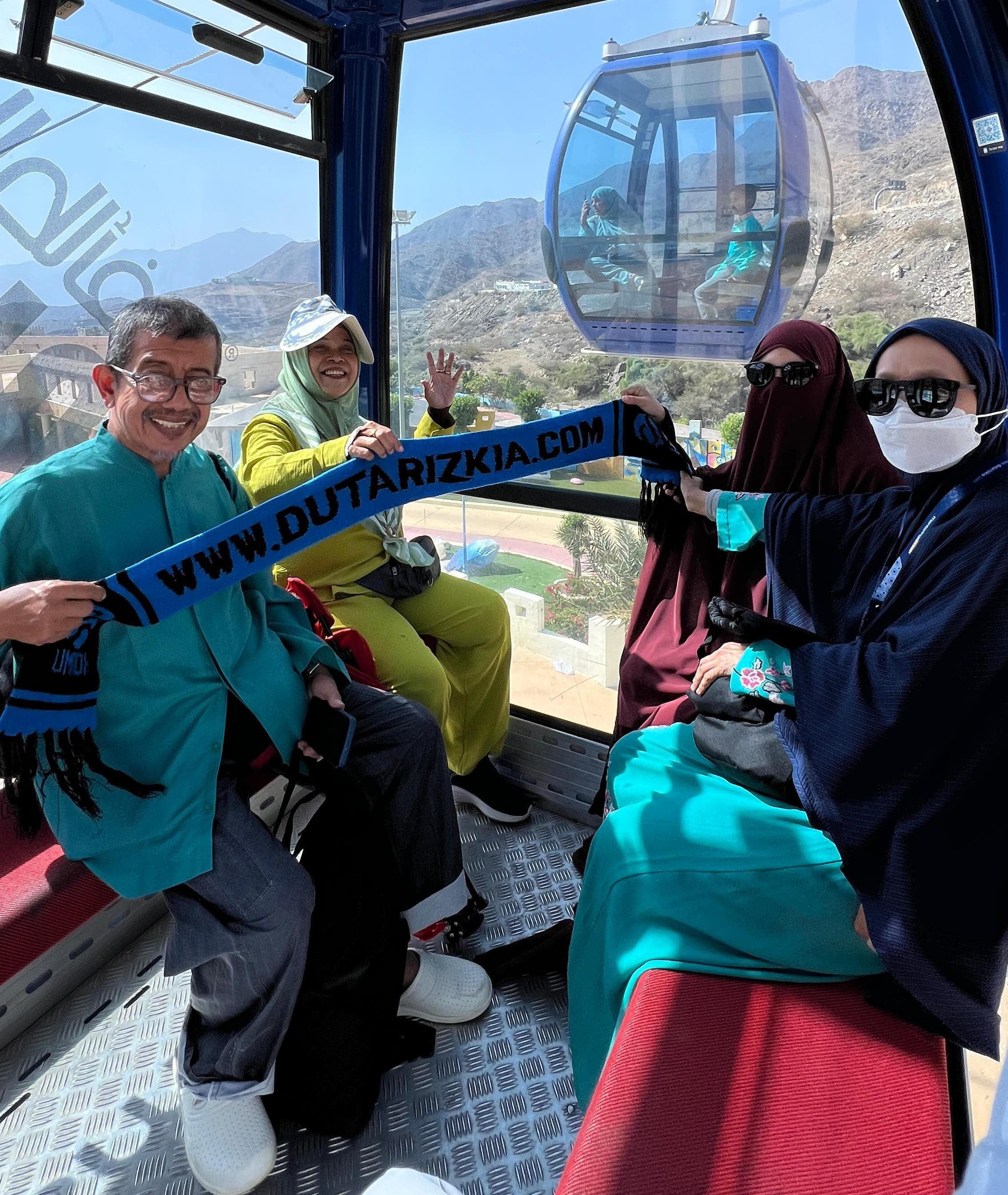 Dutarizkia Tour & Travel: Teman Perjalanan Umrah bahagia dan Penuh Berkah